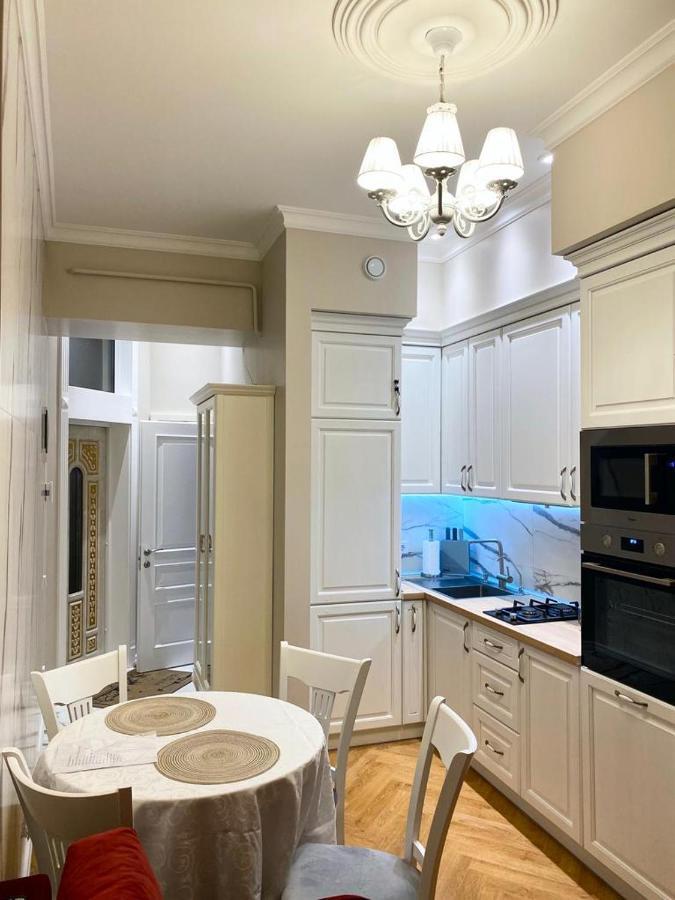 Grand De Luxe Residence リヴィウ エクステリア 写真