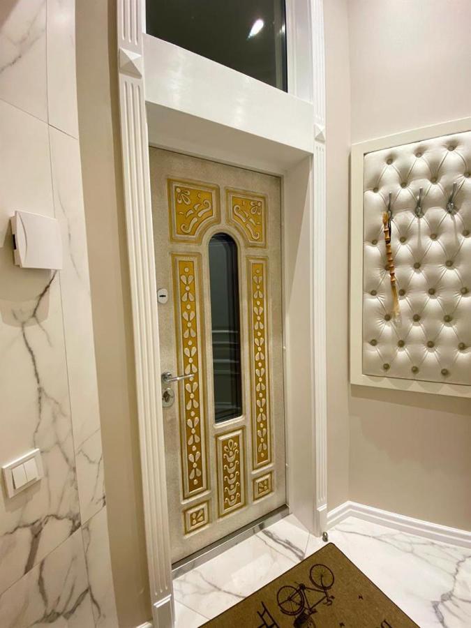 Grand De Luxe Residence リヴィウ エクステリア 写真